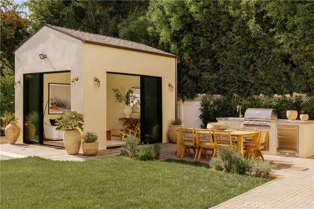4521 Mary Ellen Avenue Sherman Oaks, CA 91423