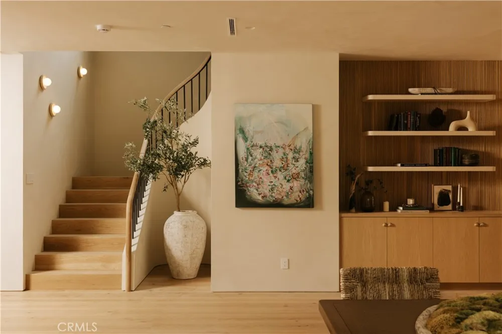 4521 Mary Ellen Avenue Sherman Oaks, CA 91423