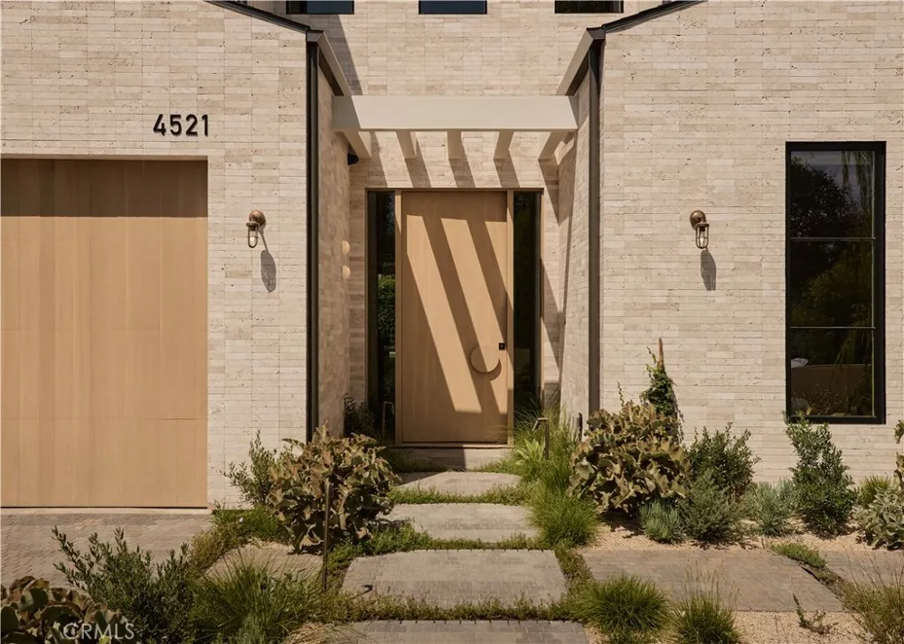 4521 Mary Ellen Avenue Sherman Oaks, CA 91423