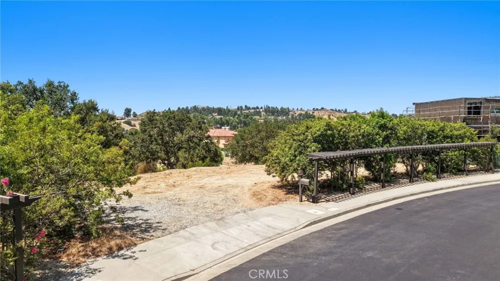 18169 Knoll Hill Granada Hills, CA 91344