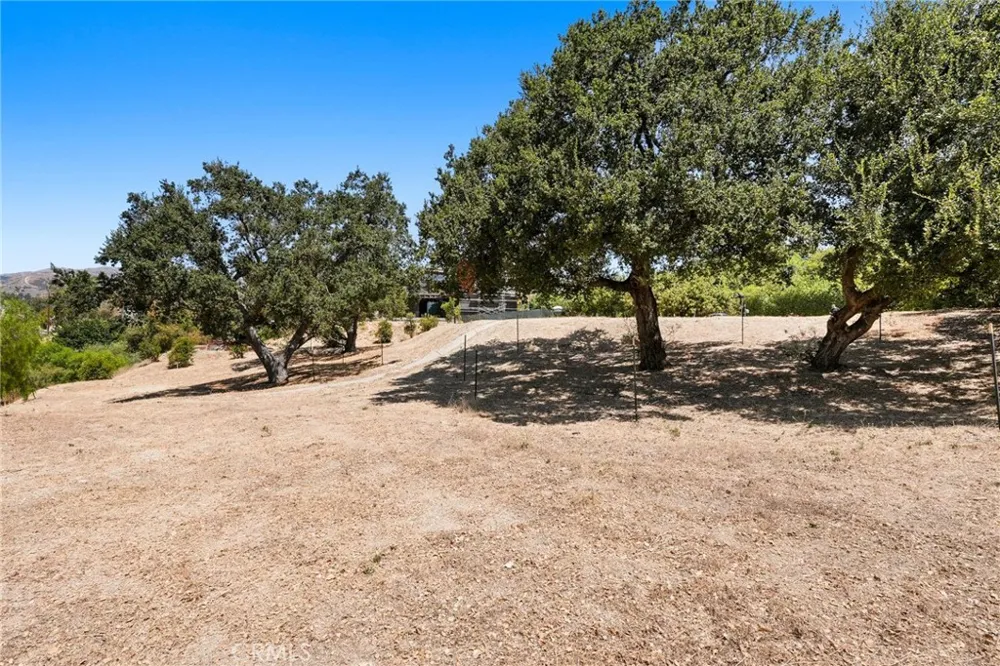 18169 Knoll Hill Granada Hills, CA 91344