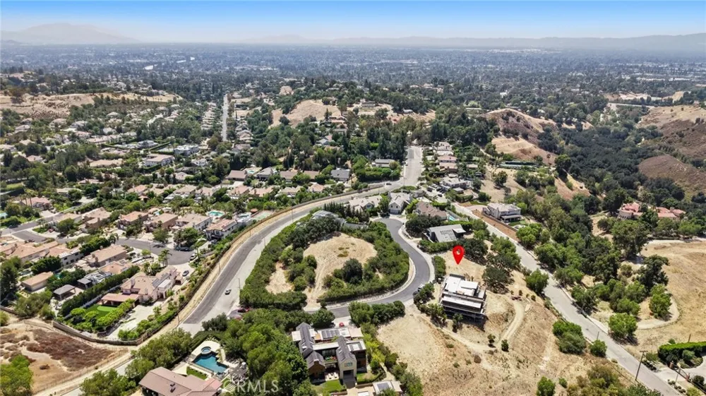 18169 Knoll Hill Granada Hills, CA 91344