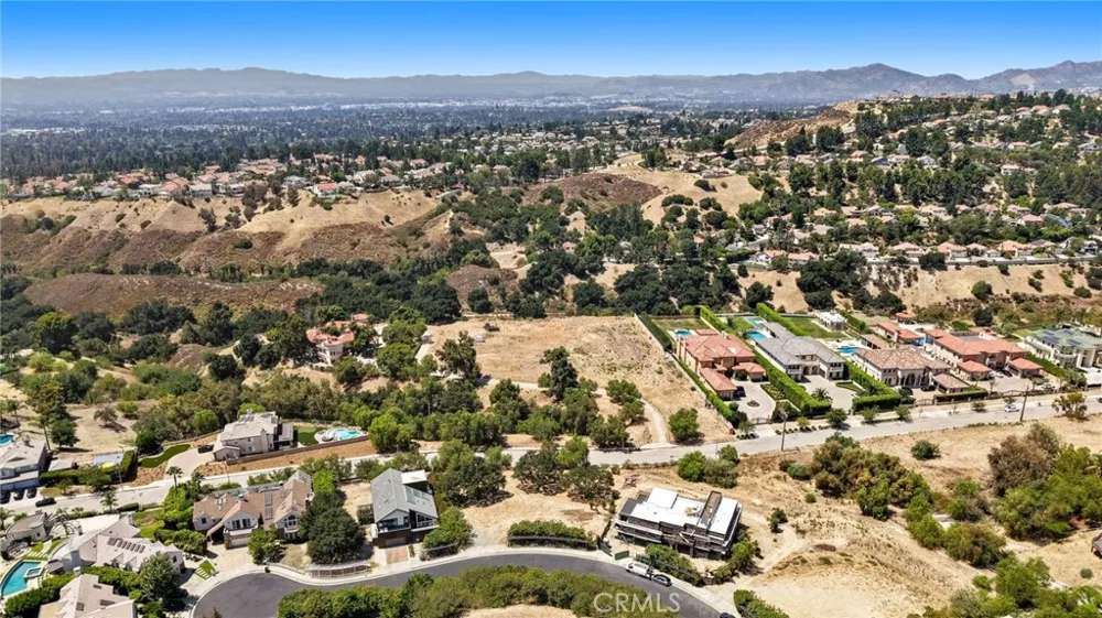 18169 Knoll Hill Granada Hills, CA 91344