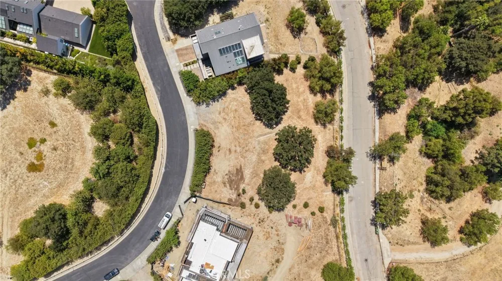 18169 Knoll Hill Granada Hills, CA 91344