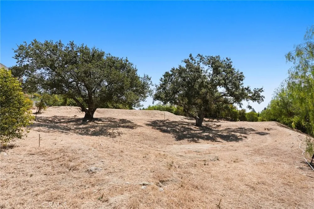 18169 Knoll Hill Granada Hills, CA 91344
