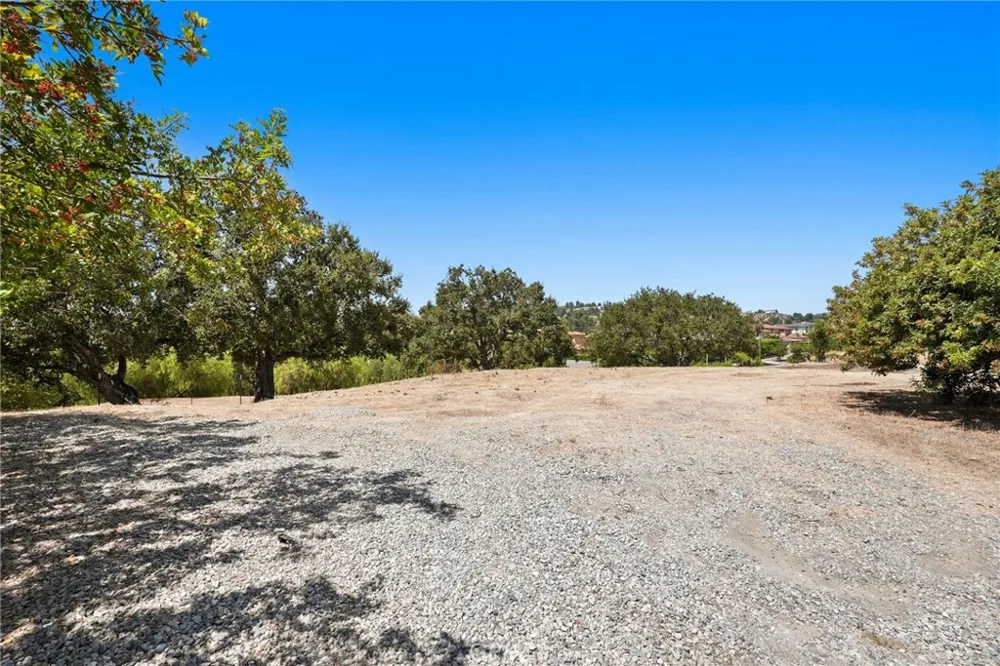 18169 Knoll Hill Granada Hills, CA 91344