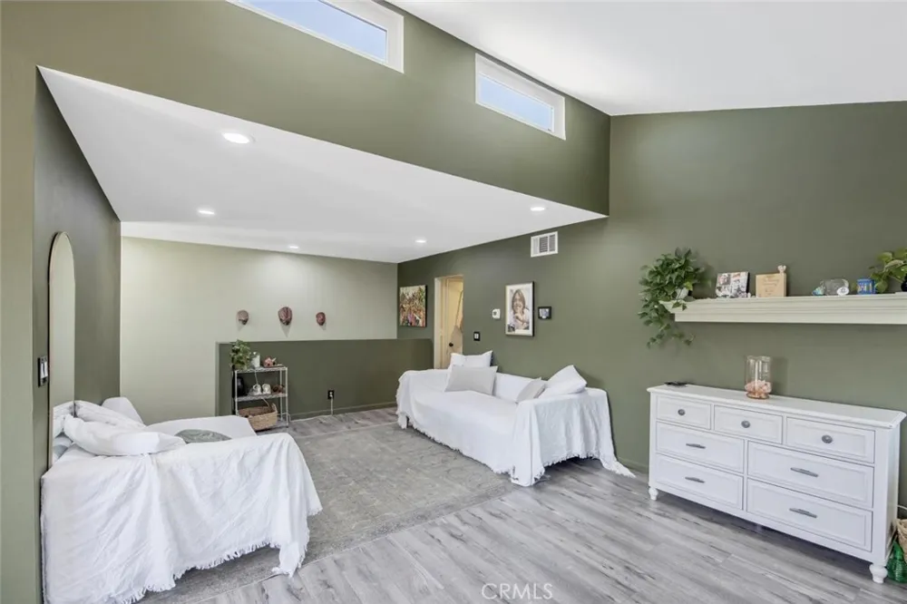 27068 Hidaway #7 Canyon Country, CA 91351