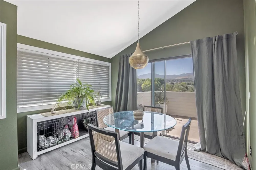 27068 Hidaway #7 Canyon Country, CA 91351
