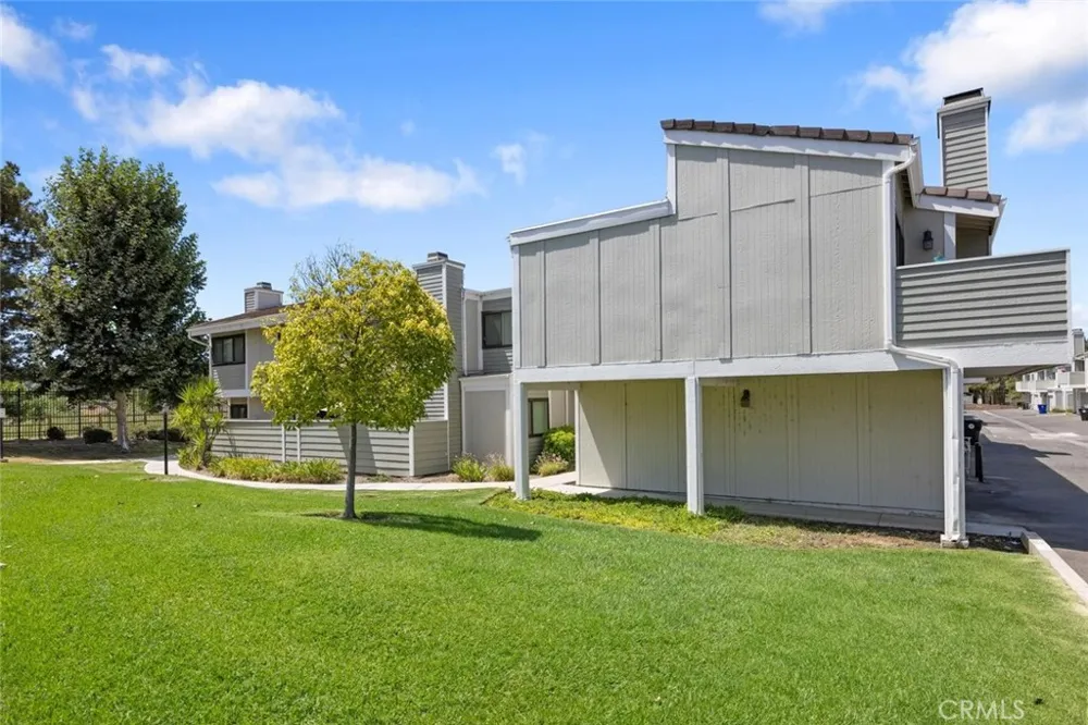 27068 Hidaway #7 Canyon Country, CA 91351