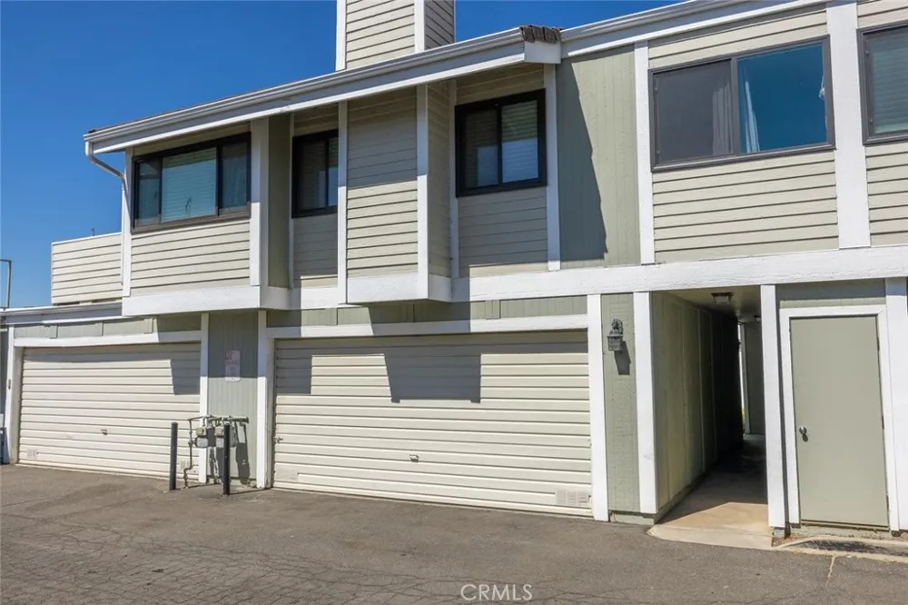 27068 Hidaway #7 Canyon Country, CA 91351