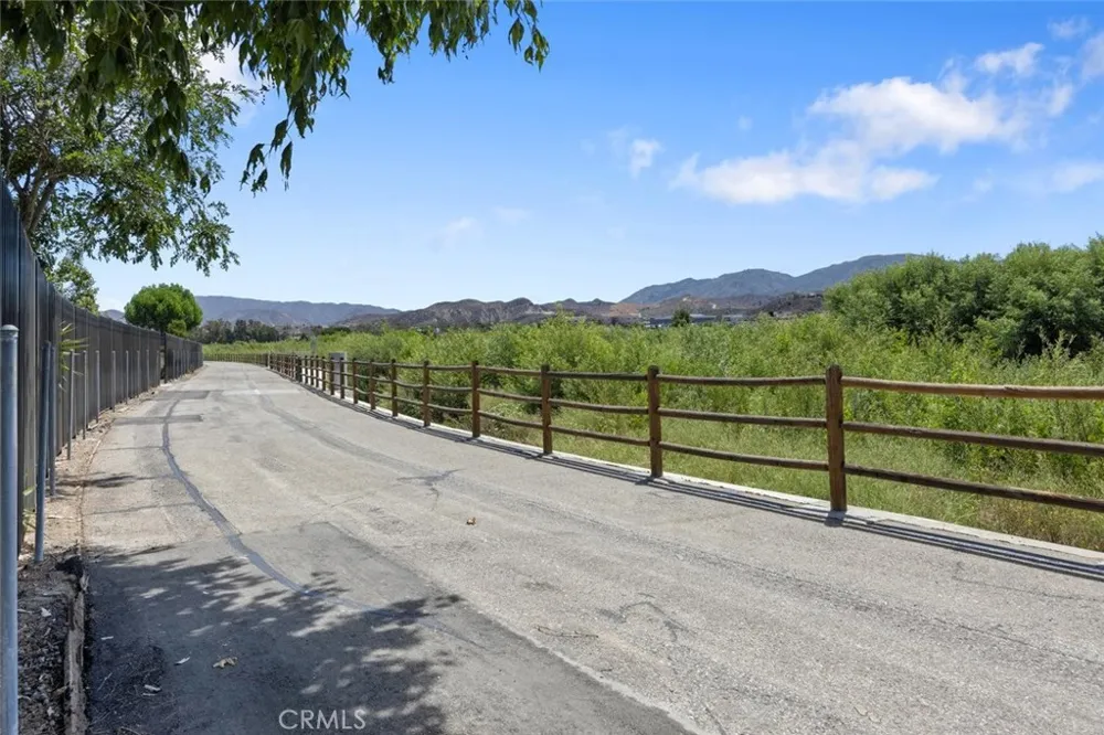 27068 Hidaway #7 Canyon Country, CA 91351