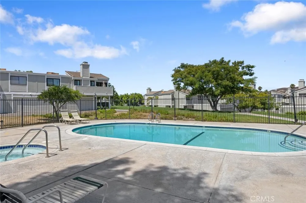 27068 Hidaway #7 Canyon Country, CA 91351