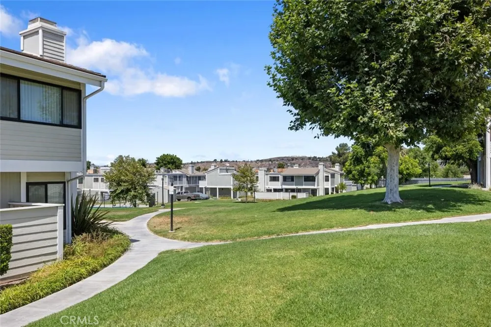 27068 Hidaway #7 Canyon Country, CA 91351