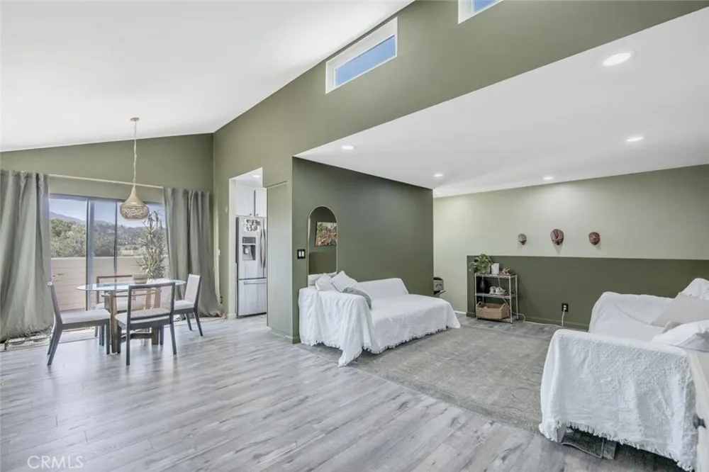 27068 Hidaway #7 Canyon Country, CA 91351