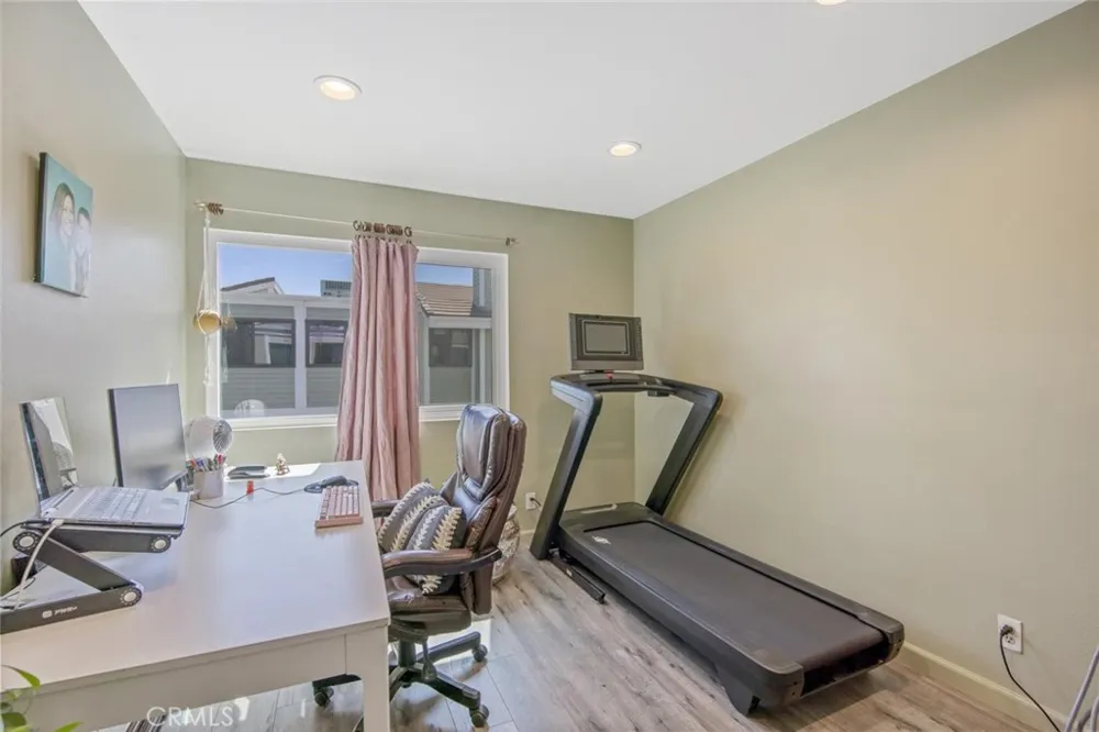 27068 Hidaway #7 Canyon Country, CA 91351
