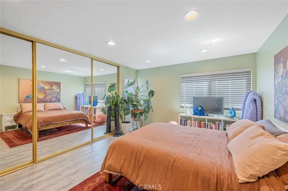 27068 Hidaway #7 Canyon Country, CA 91351