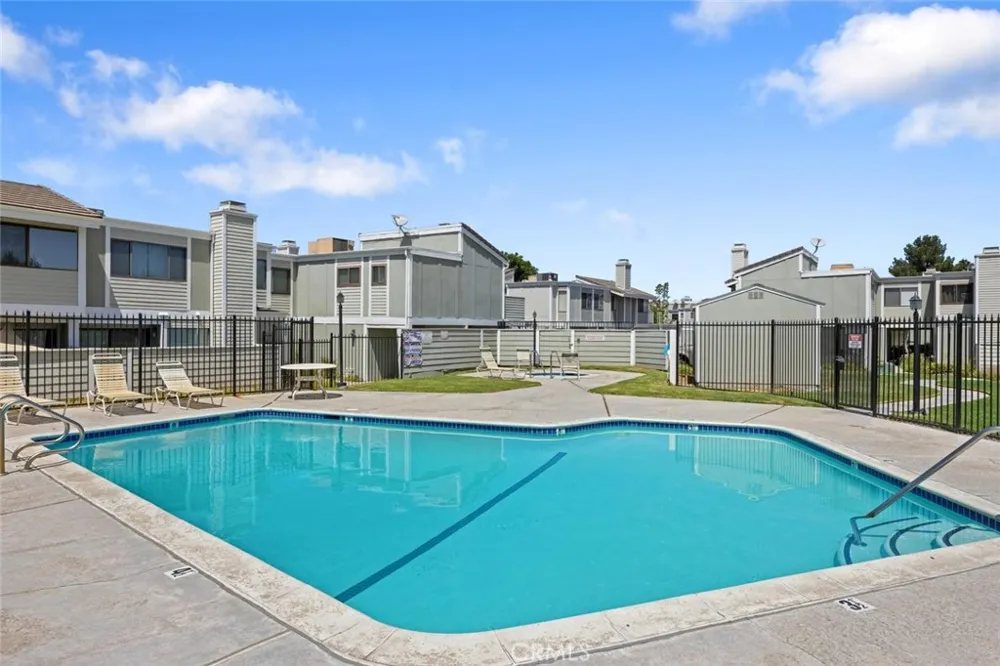 27068 Hidaway #7 Canyon Country, CA 91351