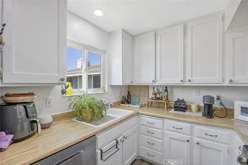 27068 Hidaway #7 Canyon Country, CA 91351