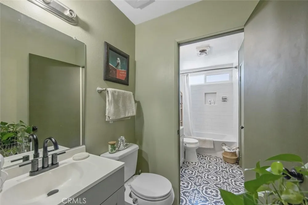 27068 Hidaway #7 Canyon Country, CA 91351