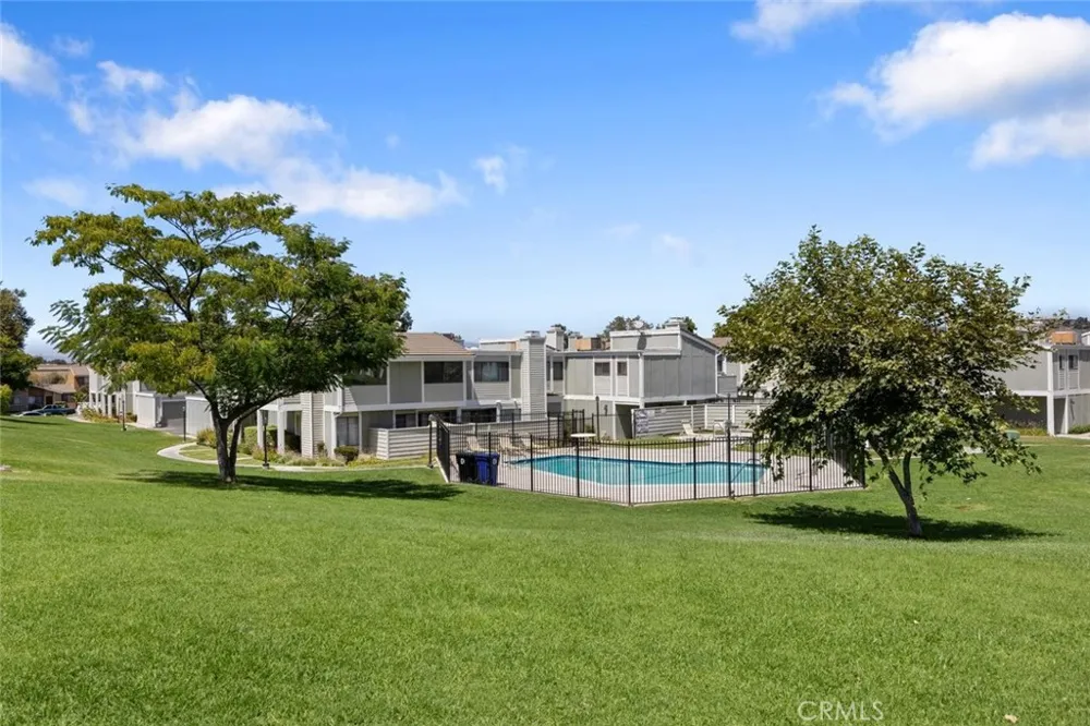 27068 Hidaway #7 Canyon Country, CA 91351