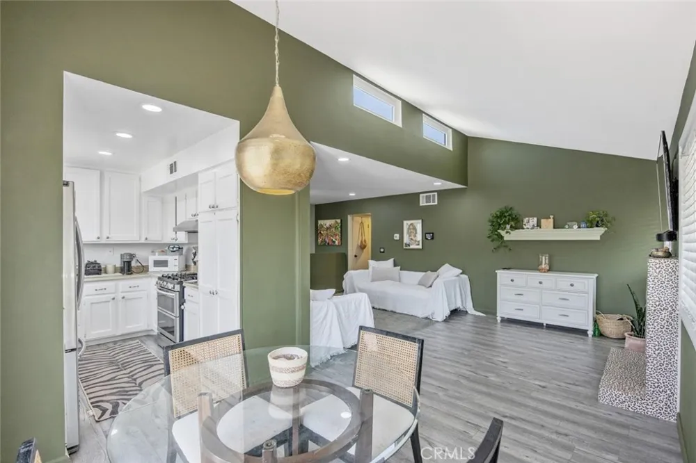 27068 Hidaway #7 Canyon Country, CA 91351