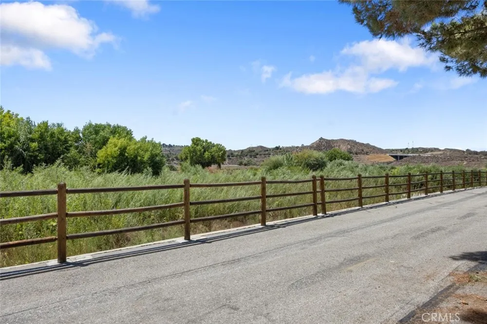 27068 Hidaway #7 Canyon Country, CA 91351