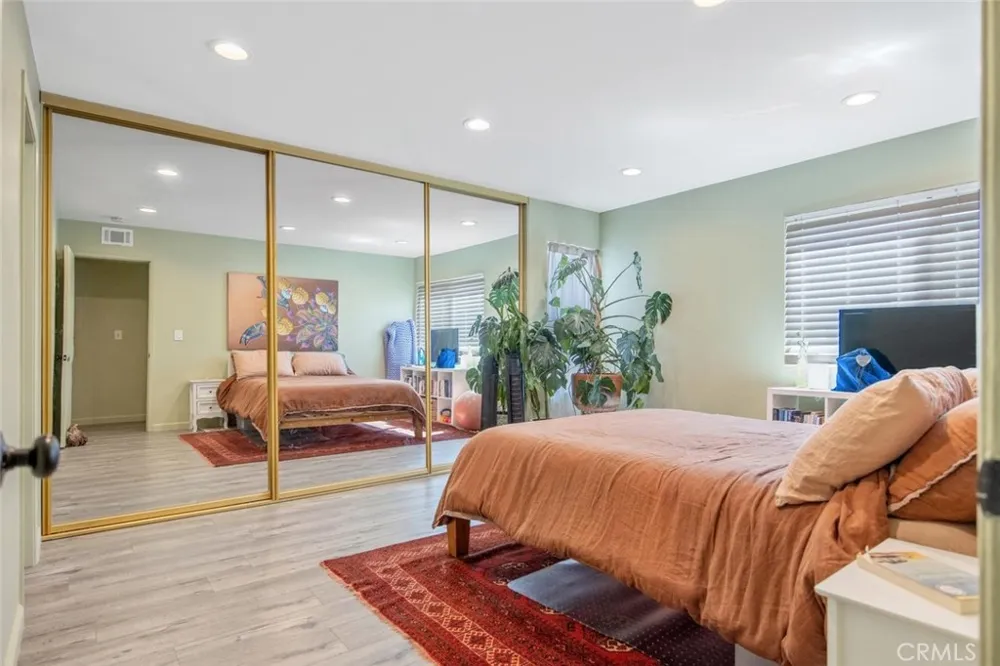 27068 Hidaway #7 Canyon Country, CA 91351