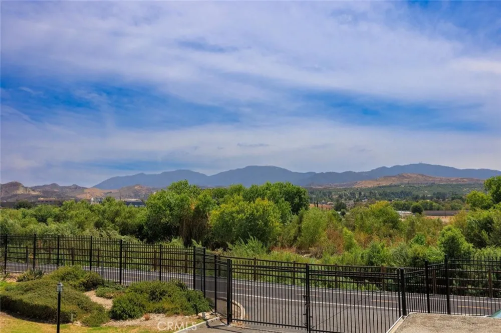 27068 Hidaway #7 Canyon Country, CA 91351