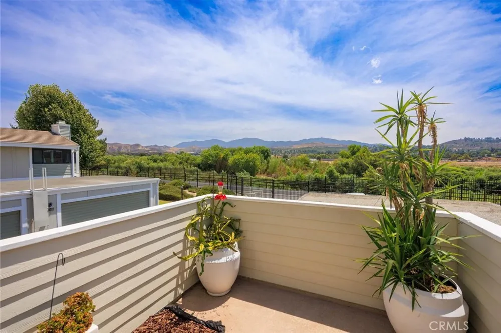 27068 Hidaway #7 Canyon Country, CA 91351