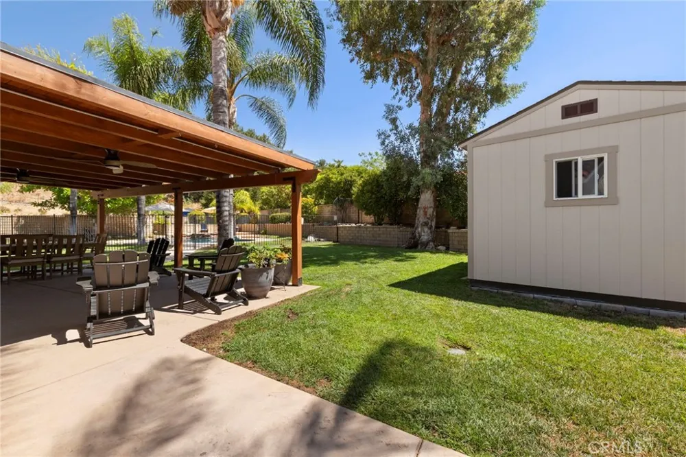 25526 NewCastle Court Saugus, CA 91350