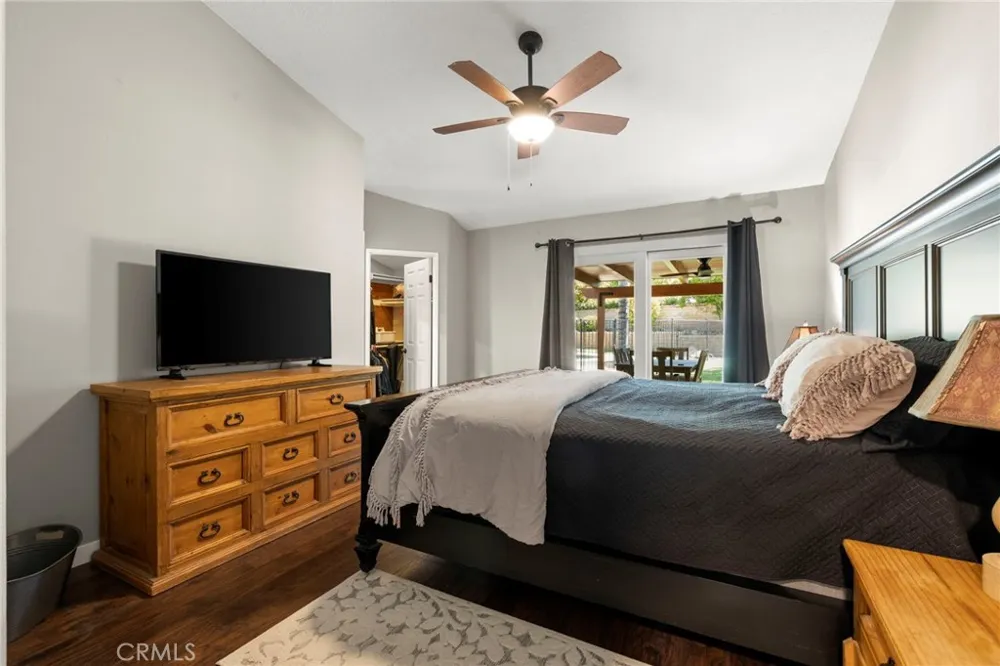 25526 NewCastle Court Saugus, CA 91350