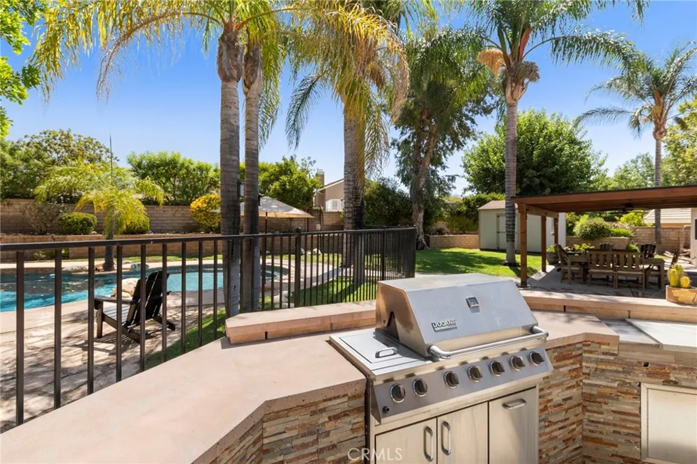 25526 NewCastle Court Saugus, CA 91350