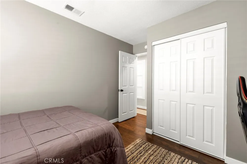 25526 NewCastle Court Saugus, CA 91350