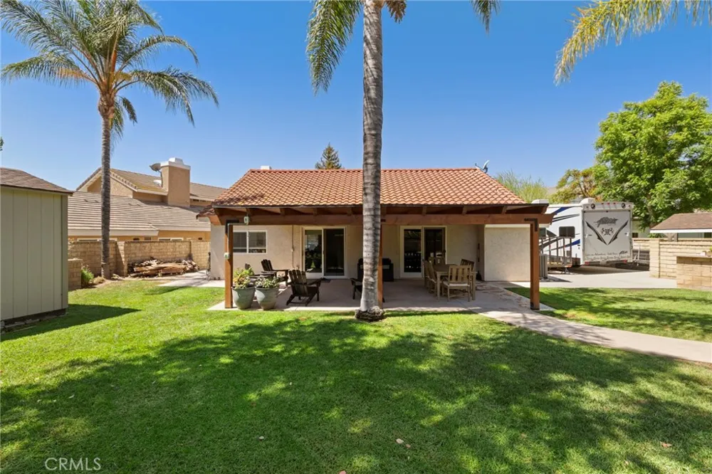 25526 NewCastle Court Saugus, CA 91350