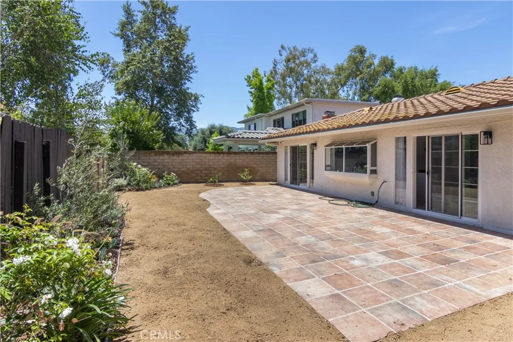 32046 Kingspark Court Westlake Village, CA 91361