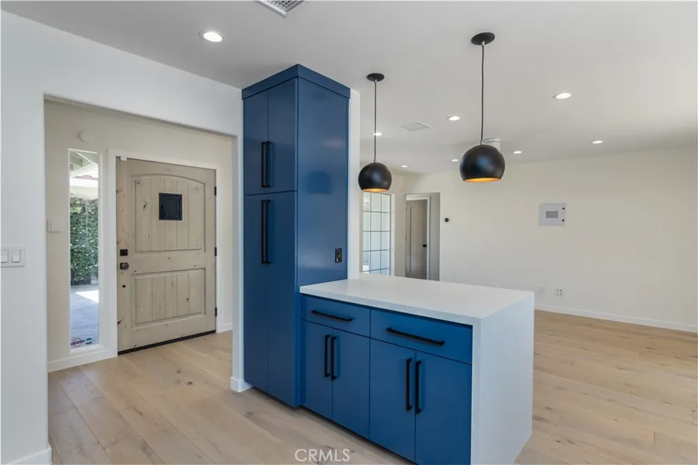 32046 Kingspark Court Westlake Village, CA 91361