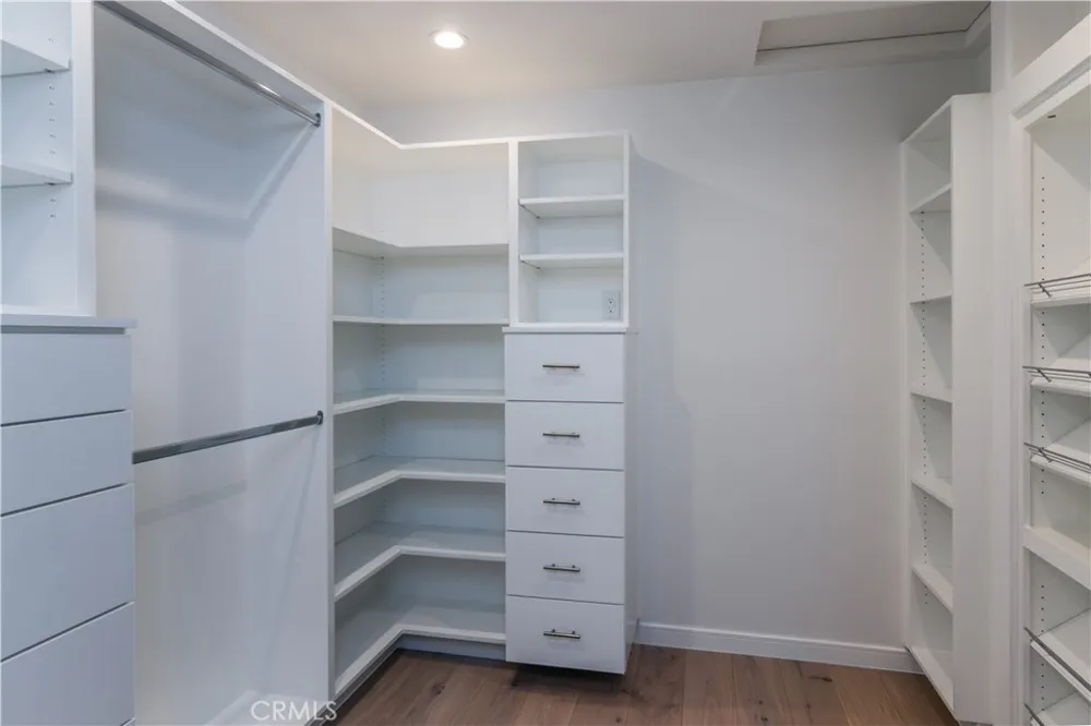 32046 Kingspark Court Westlake Village, CA 91361