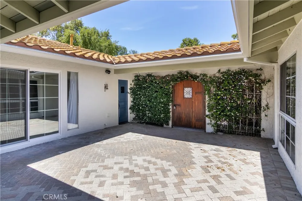 32046 Kingspark Court Westlake Village, CA 91361