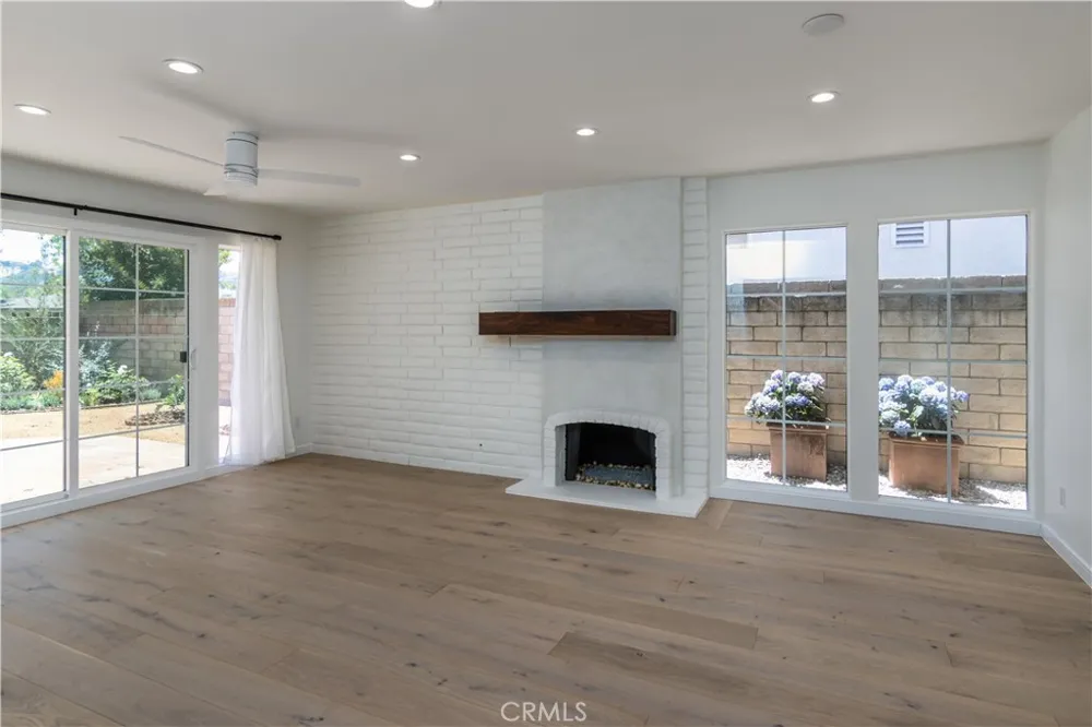 32046 Kingspark Court Westlake Village, CA 91361