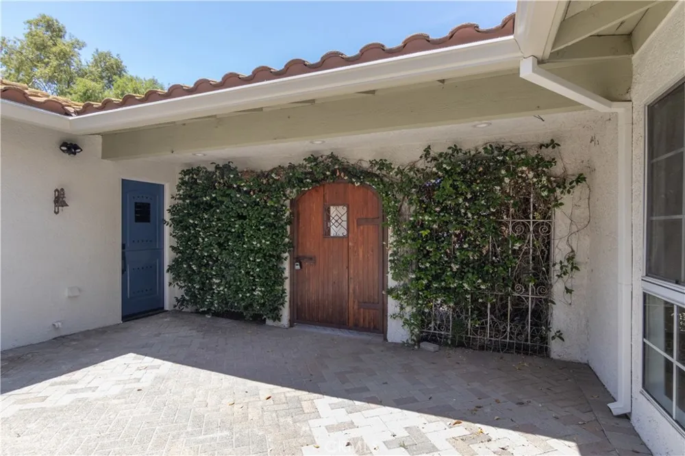 32046 Kingspark Court Westlake Village, CA 91361
