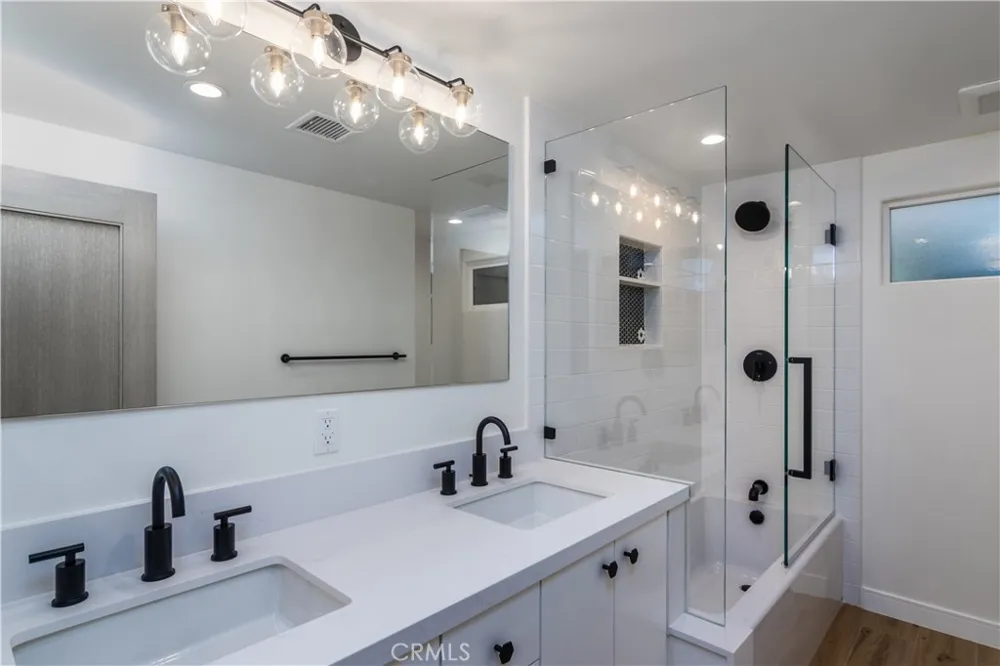 32046 Kingspark Court Westlake Village, CA 91361
