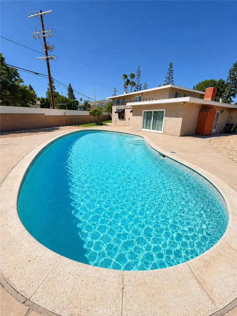 10661 Coraline Place Chatsworth, CA 91311