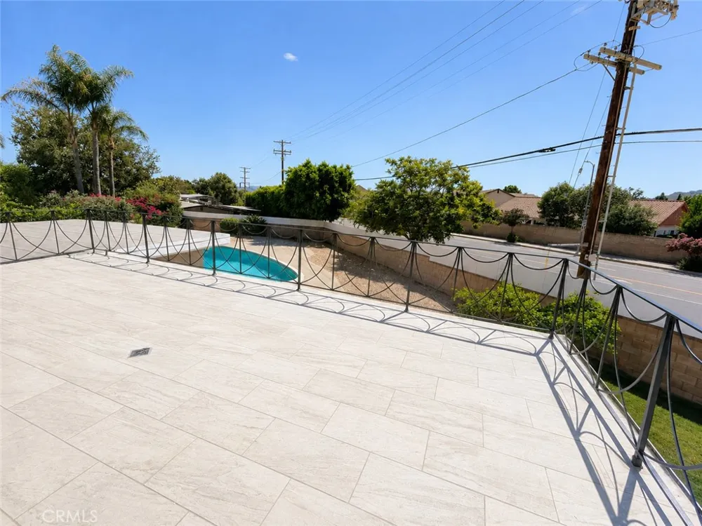 10661 Coraline Place Chatsworth, CA 91311