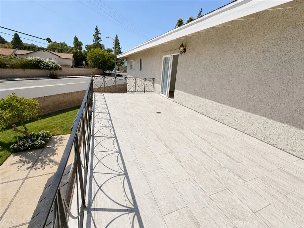 10661 Coraline Place Chatsworth, CA 91311