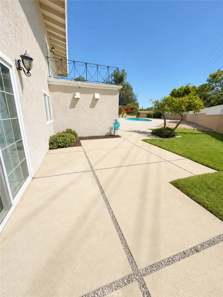 10661 Coraline Place Chatsworth, CA 91311
