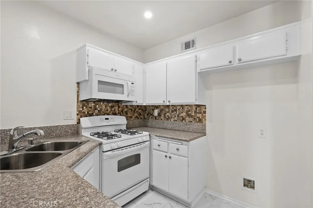 11150 Glenoaks Boulevard #309 Pacoima, CA 91331