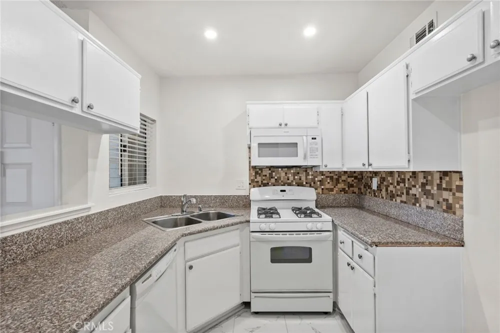 11150 Glenoaks Boulevard #309 Pacoima, CA 91331
