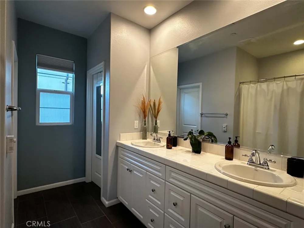 21765 Propello Drive Saugus, CA 91350