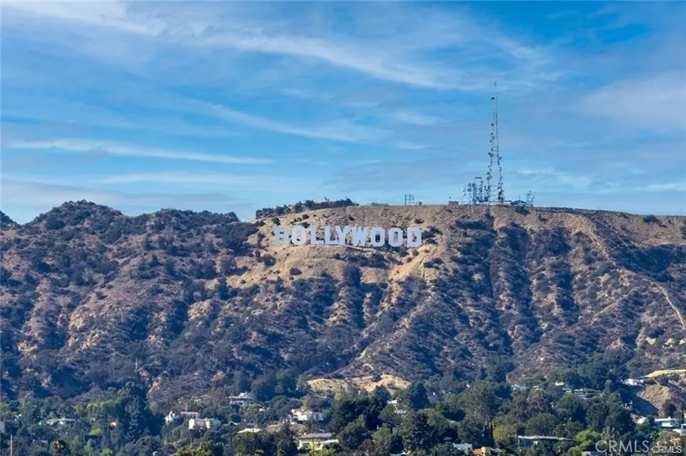 5820 La Mirada Avenue #302 Hollywood, CA 90038
