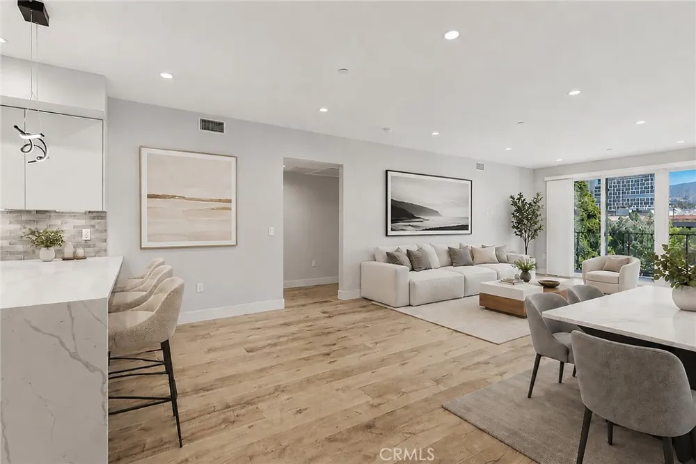 5820 La Mirada Avenue #302 Hollywood, CA 90038